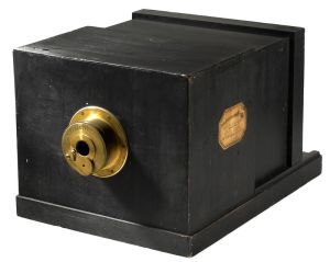 Example of a daguerreotype camera in use during the photography years of William H. Burger. (Built in 1839 by La Maison Susse Frères with lens by Charles Chevalier, public domain.)